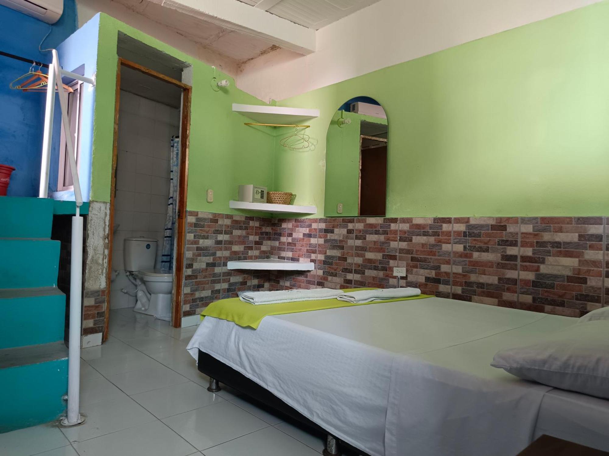 Tayrona Colors Hostel Taganga Exterior photo
